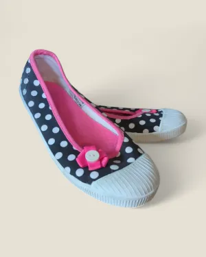 GEORGE BLACK AND WHITE POLKA DOT SLIP ON SHOES SIZE KIDS 13 PRE-LOVED