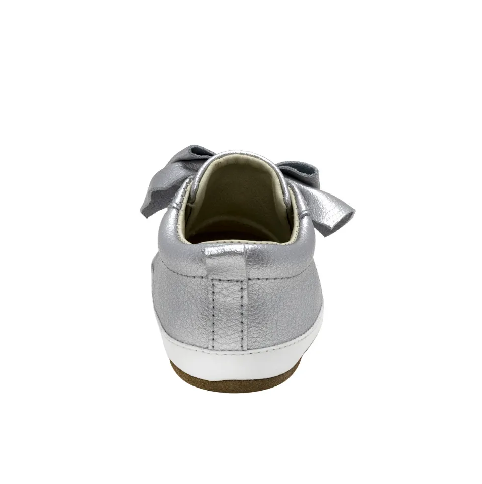 Silver Aria First Kicks