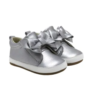 Silver Aria First Kicks