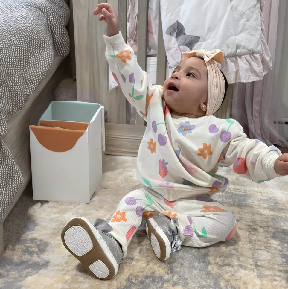 Silver Aria First Kicks